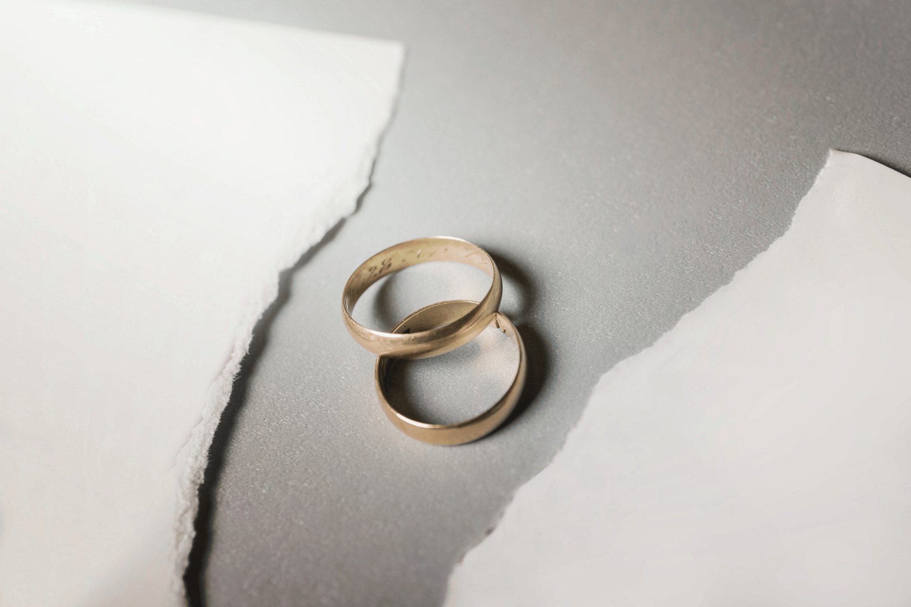 Divorced and getting married abroad: documents you may need
